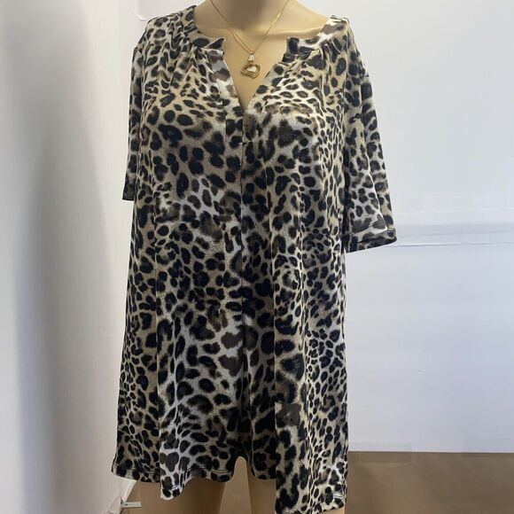 Anne Klein Leopard Print‎ Top Short Sleeve Blouse  Women Size M V Neck Pre Owned - Picture 1 of 13